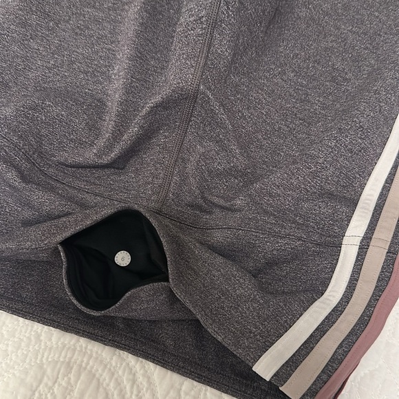 NWOT Lululemon Take A Hint Bra and Legging SET in Heathered Grey Size 6 - Picture 12 of 14